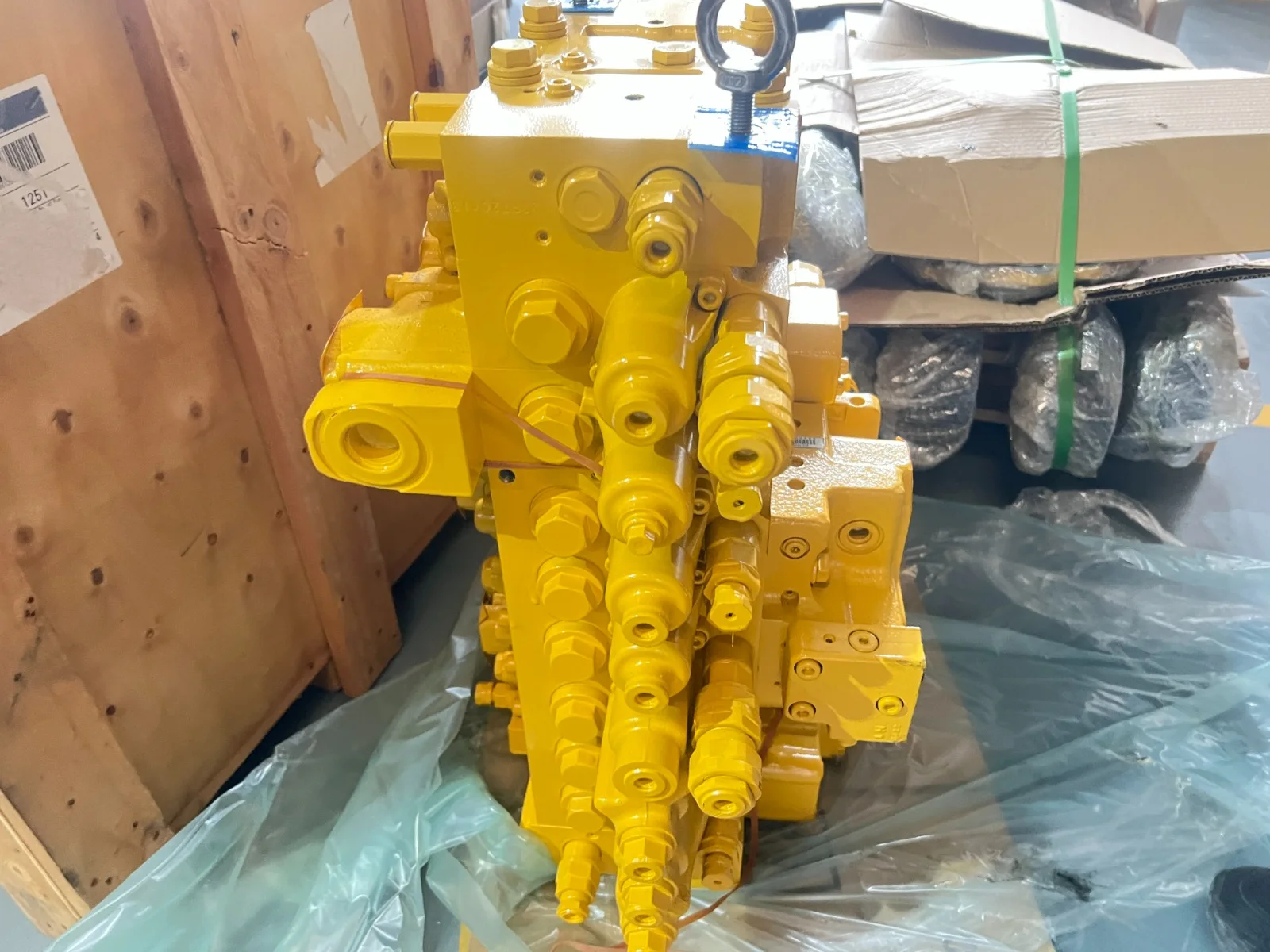 Heavy equipment engine or component, image 6
